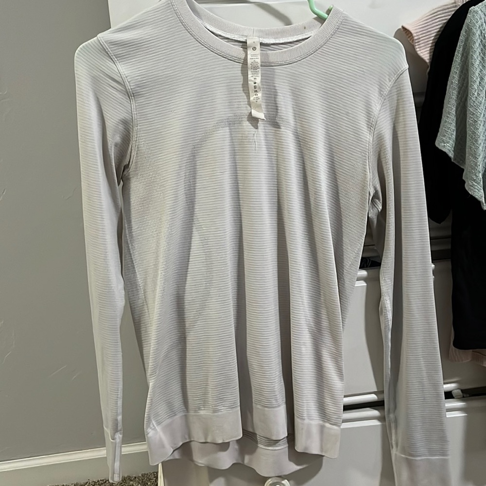 White lululemon long sleeve